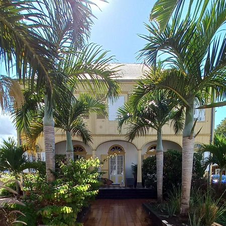 O Privilege Villa D'Exception En Centre-Ville De St-Pierre Saint Pierre Exterior photo