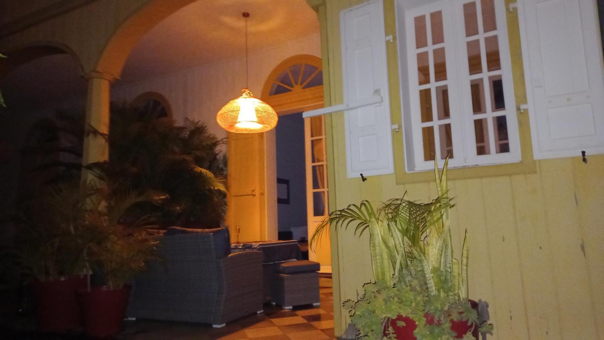 O Privilege Villa D'Exception En Centre-Ville De St-Pierre Saint Pierre Exterior photo